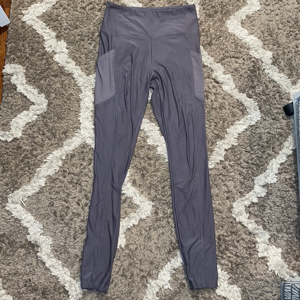 Small women’s workout leggings